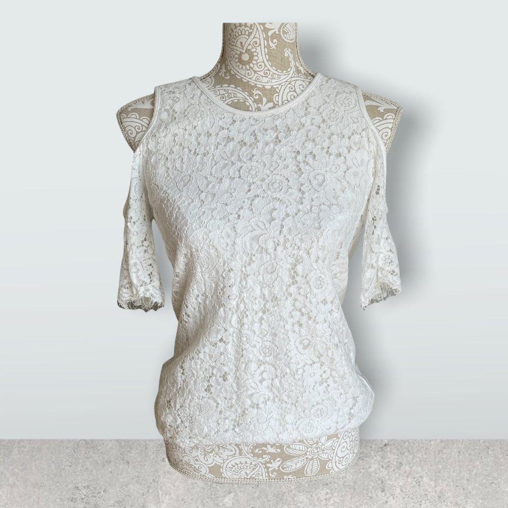 Women’s lace open shoulder top size small.